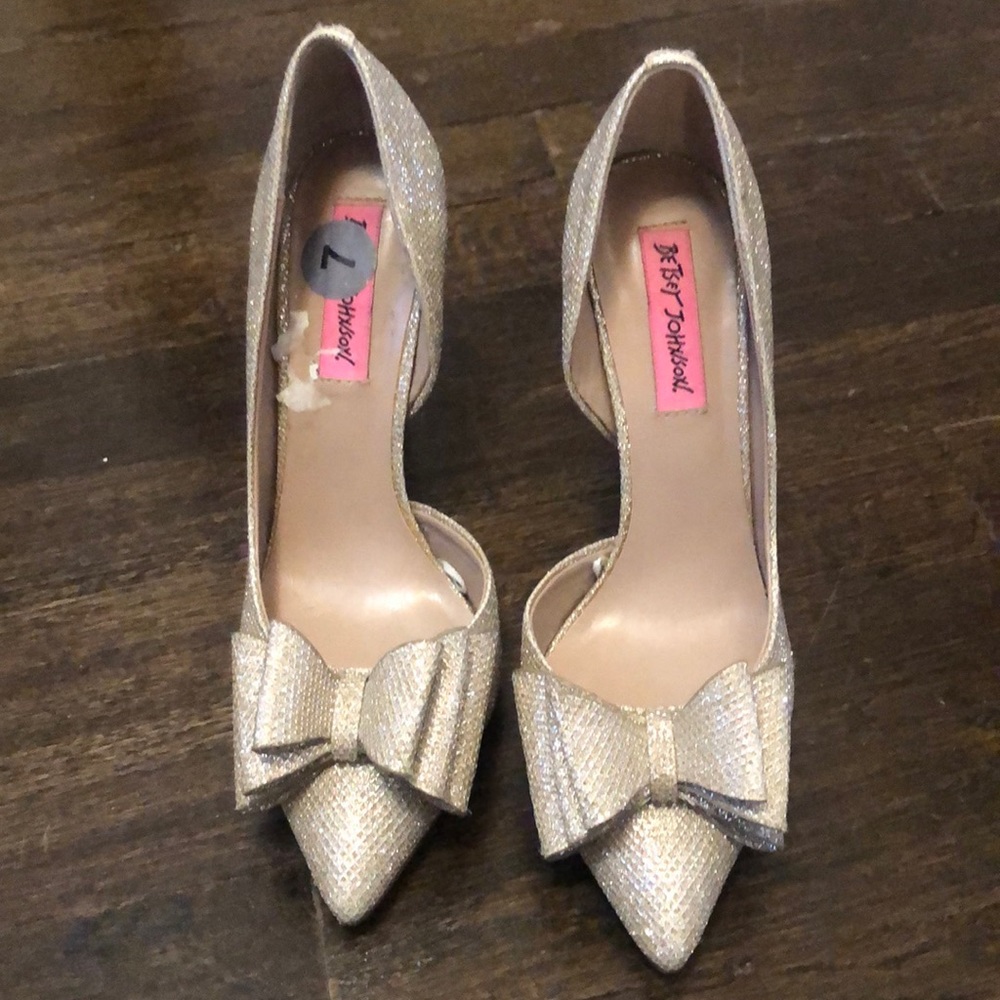 Gold / Silver Shoe